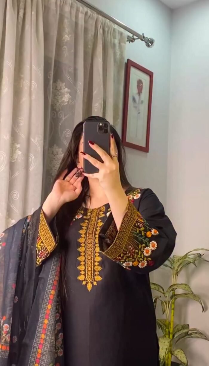 Black Traditional Embroidered 3-Piece Set - Image 1